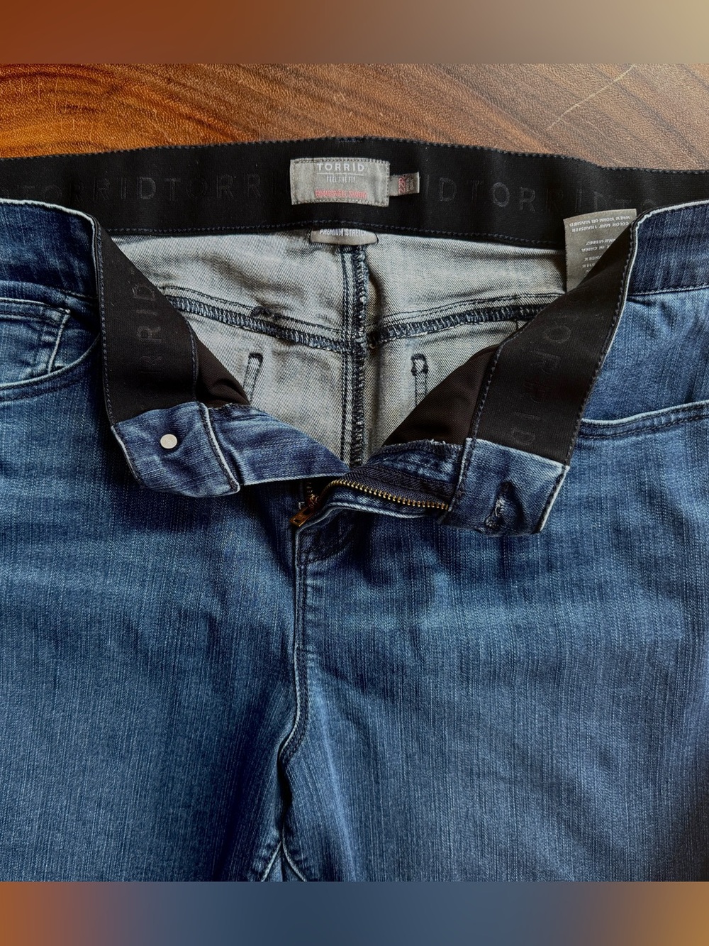 Torrid Women's Bombshell Skinny Jeans in Dark Blue Denim 22R - Picture 3 of 11